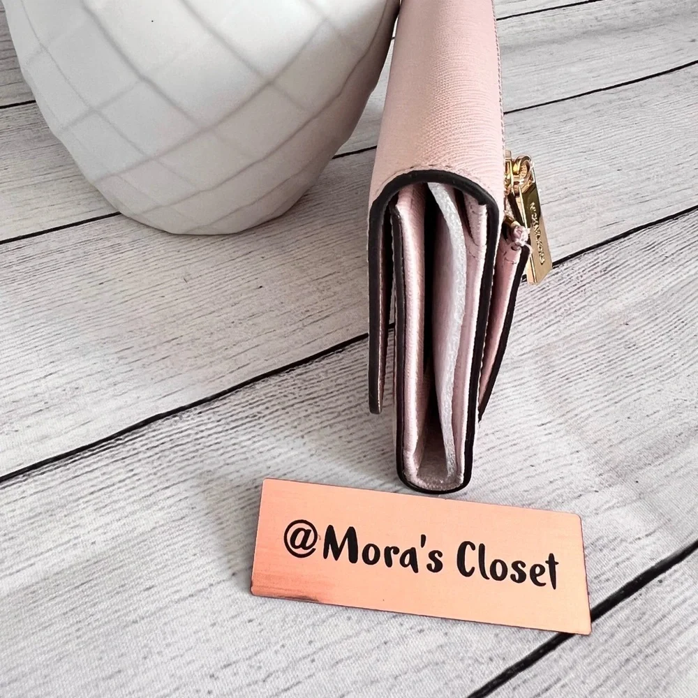 🦋Michael Kors Trifold Wallet